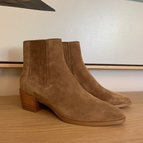 rag & bone Shoes - Brand new rag & bone Rover ankle bootie in camel size 37
